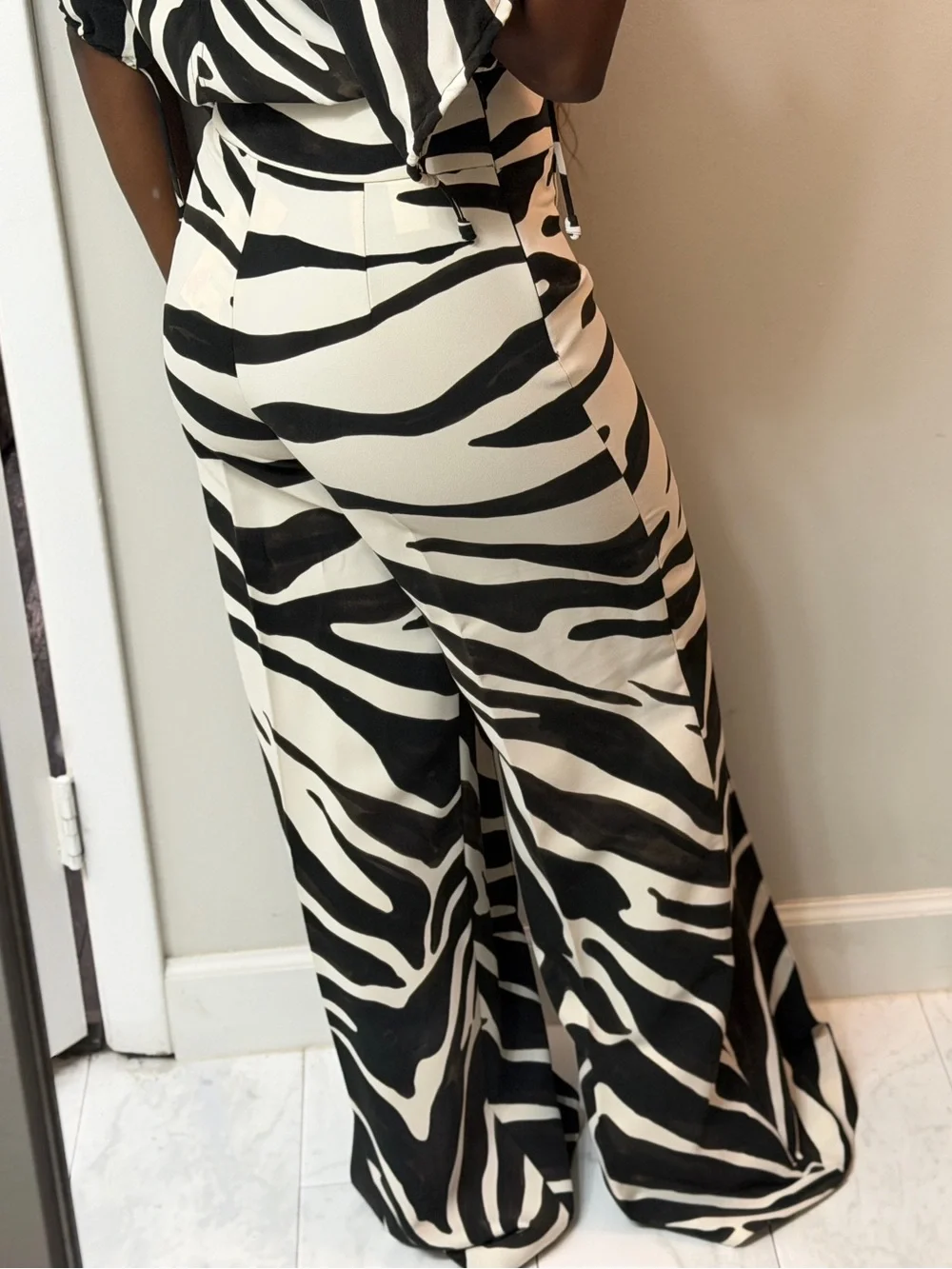Zara Black & White Zebra-Print Wide-Leg two Piece Set - Picture 10 of 13